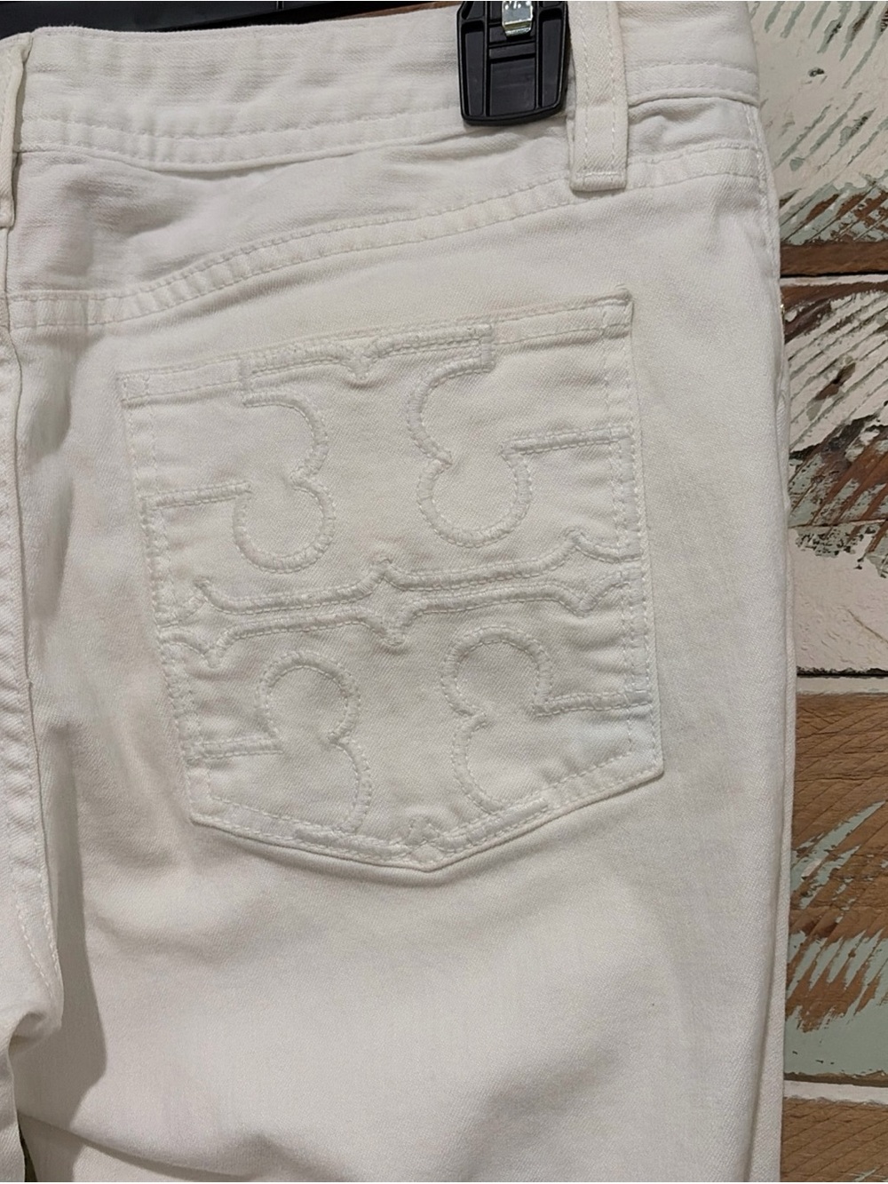 Tory Burch Cream Cropped Straight-Leg Jeans - Picture 6 of 9